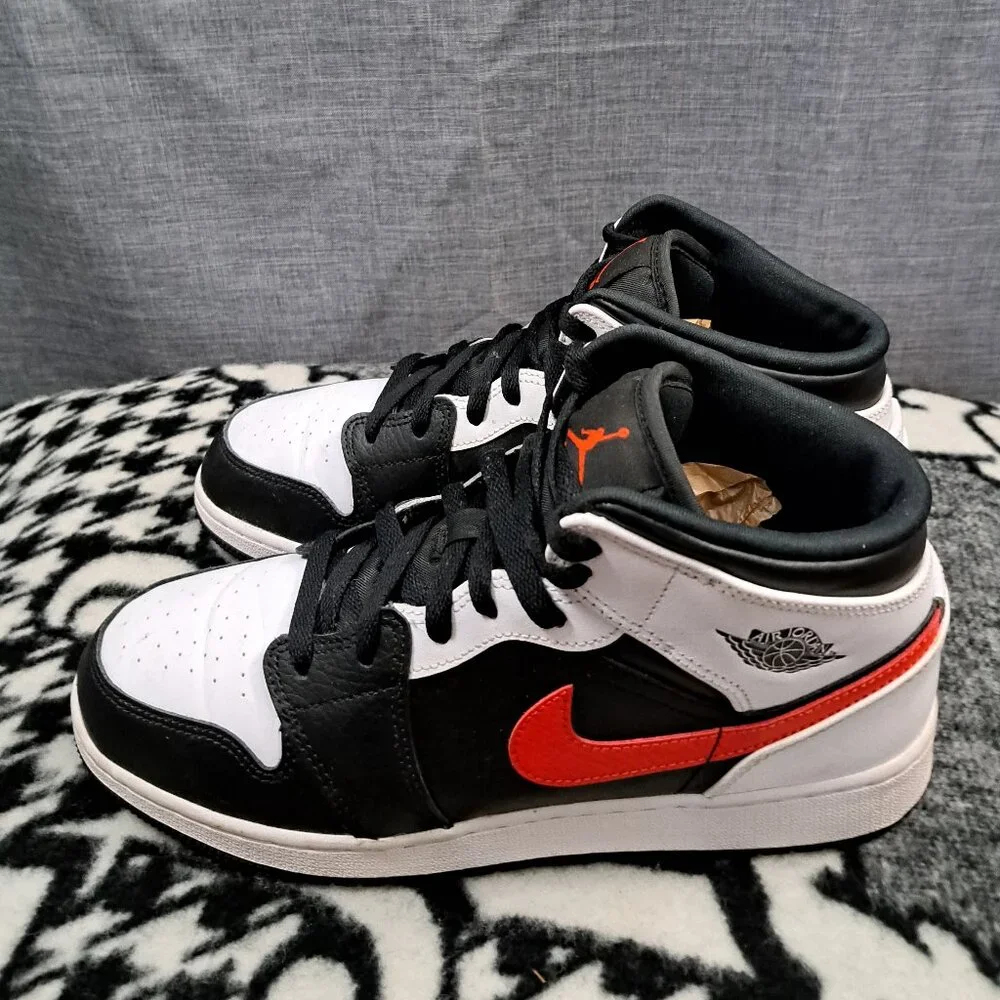 %Size 7Y - Nike Air Jordan 1 Mid (GS) Chile Red Black AJ6
